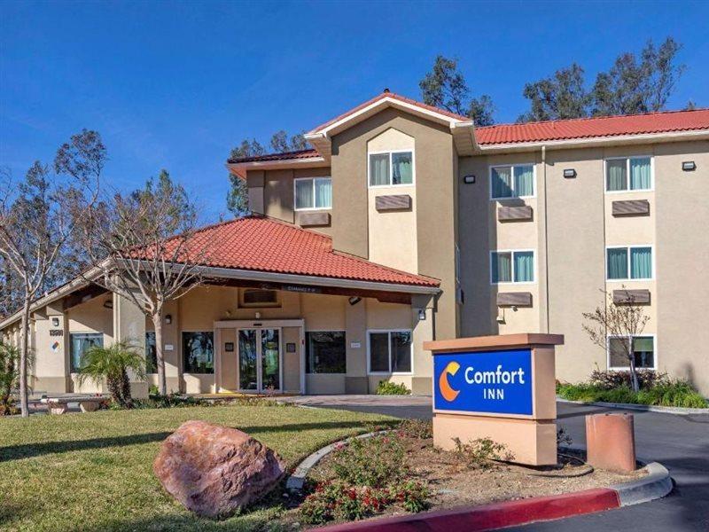 Comfort Inn Fontana Exterior photo