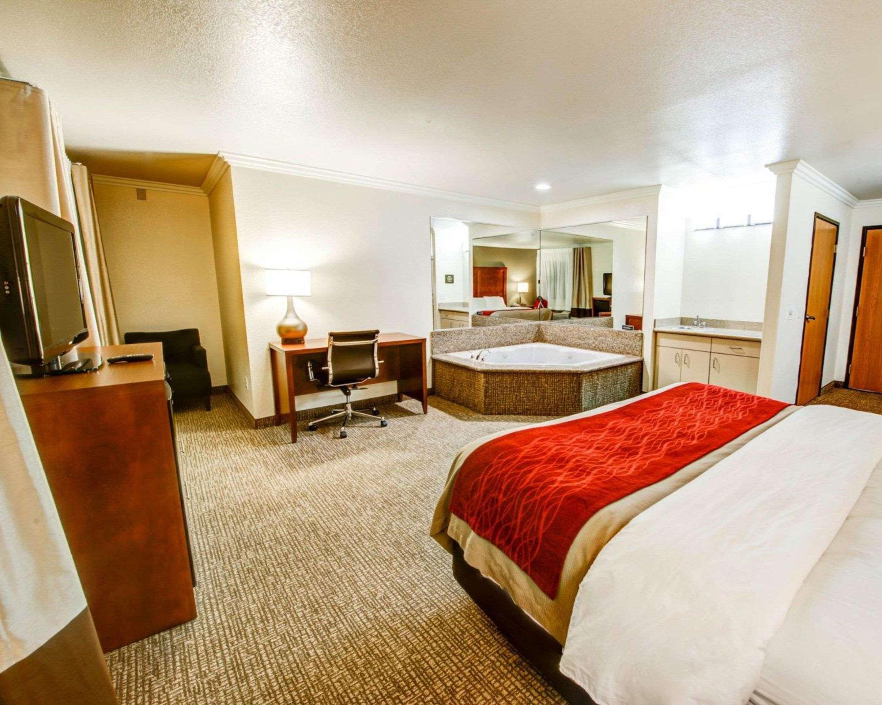 Comfort Inn Fontana Exterior photo