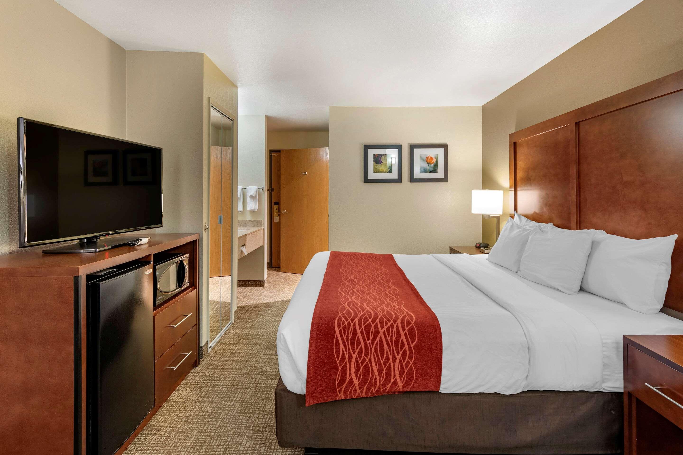 Comfort Inn Fontana Exterior photo