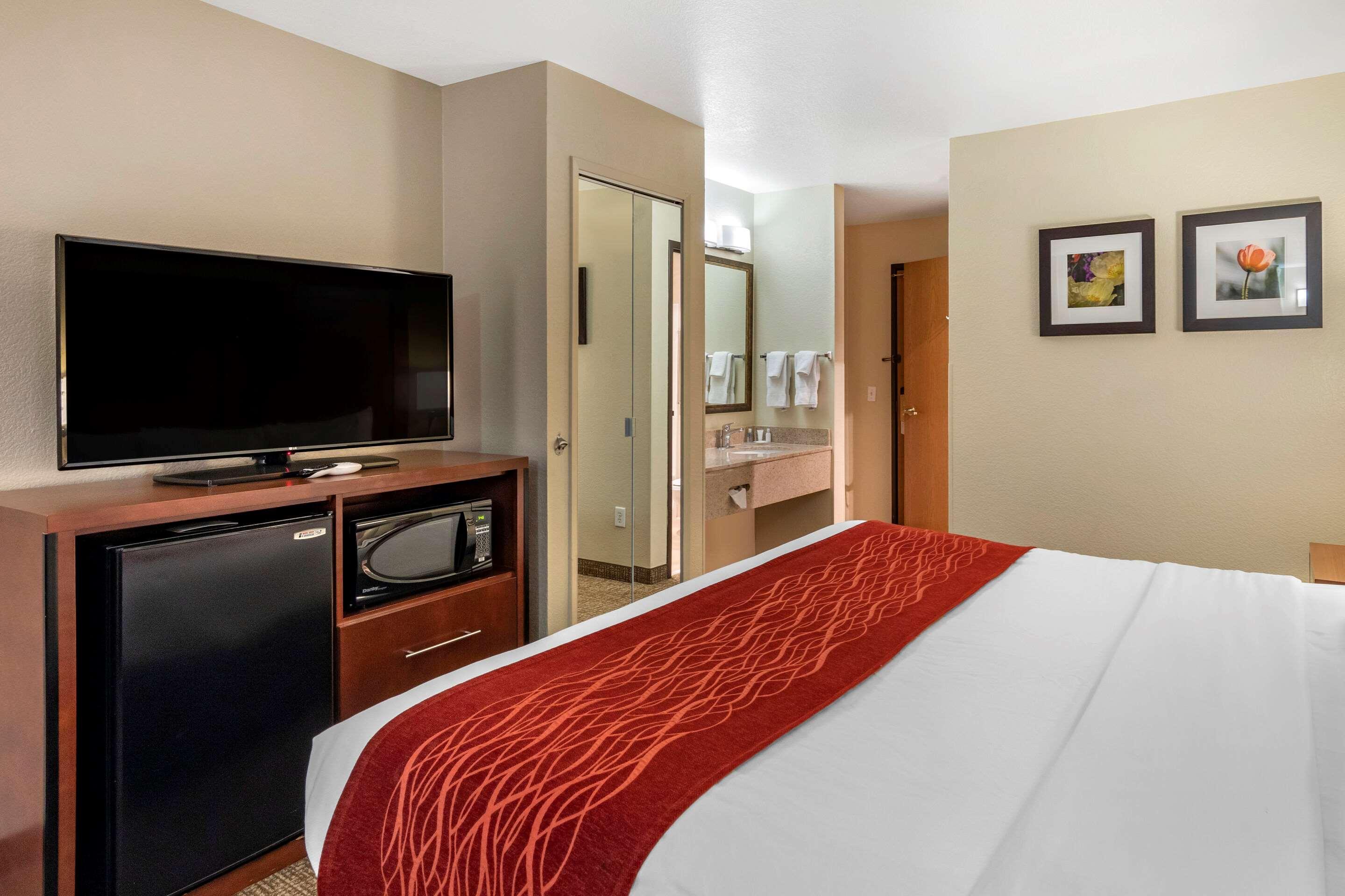 Comfort Inn Fontana Exterior photo