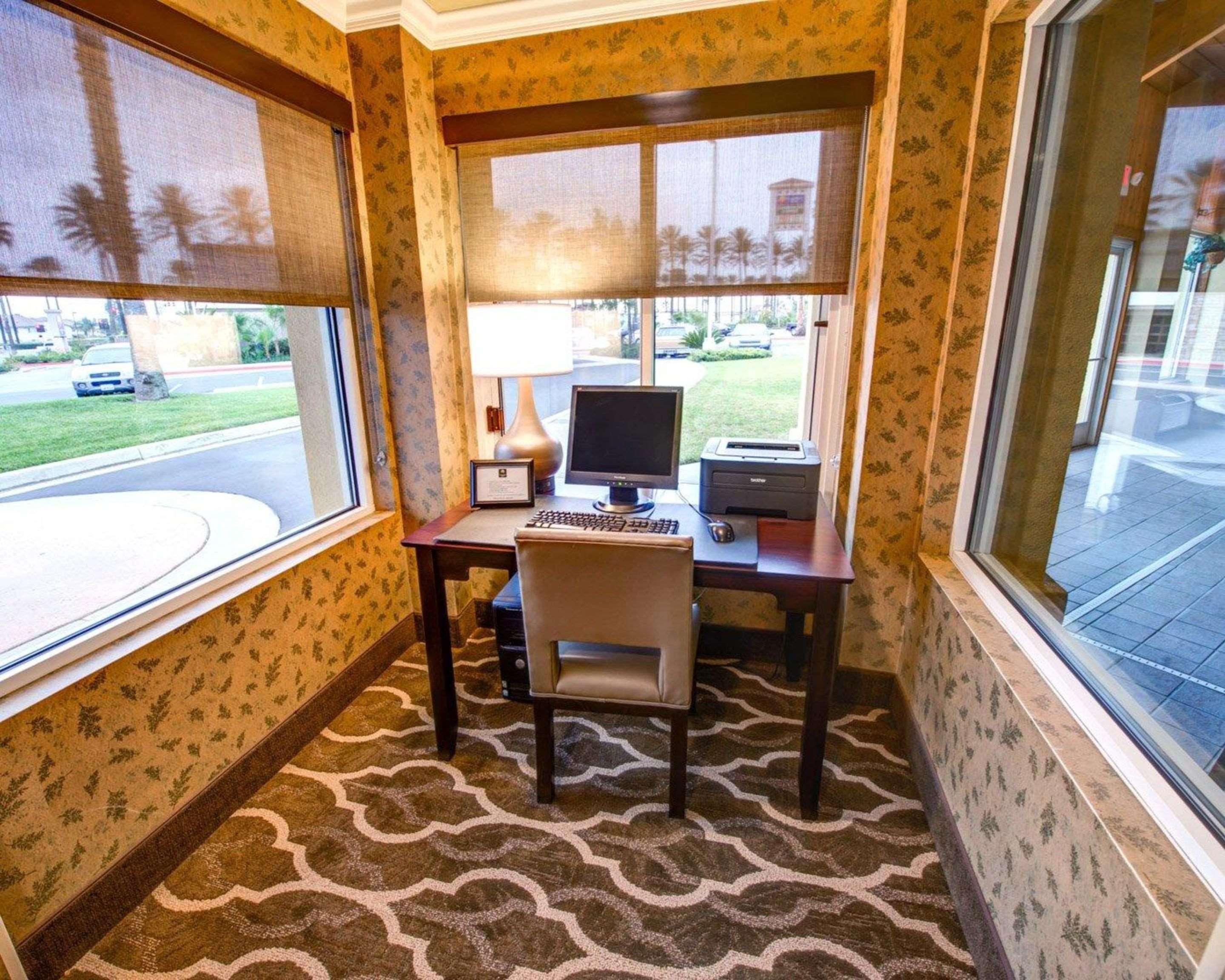 Comfort Inn Fontana Exterior photo