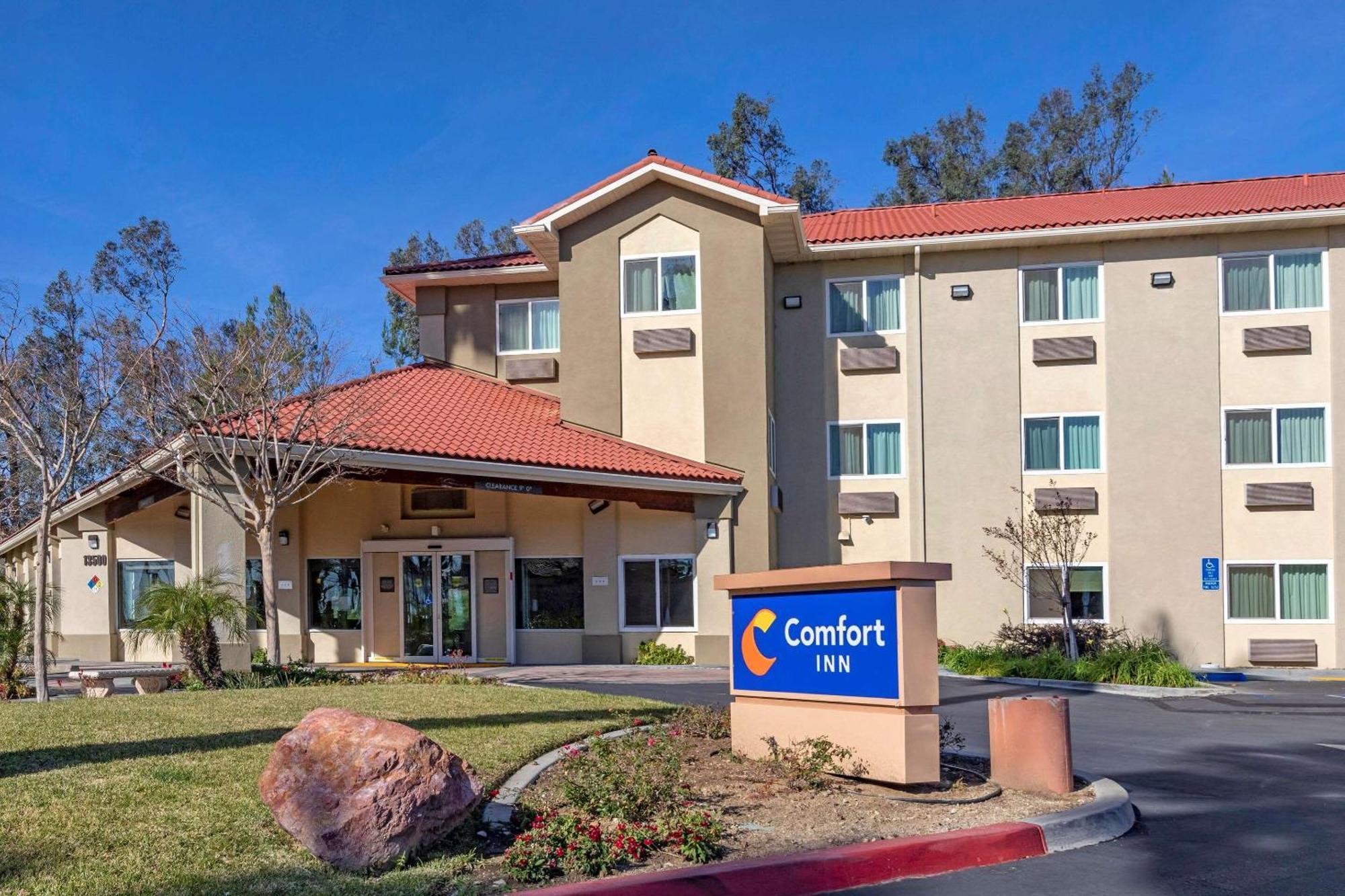 Comfort Inn Fontana Exterior photo