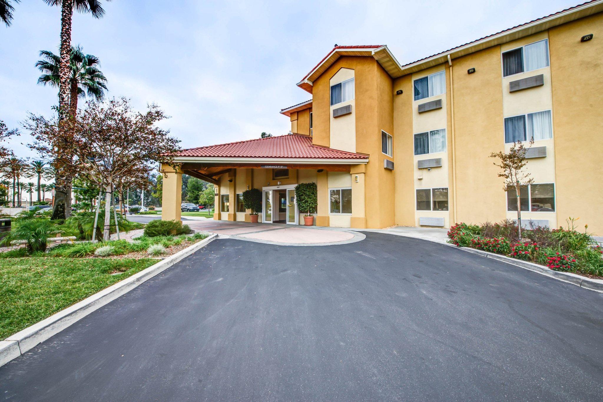 Comfort Inn Fontana Exterior photo