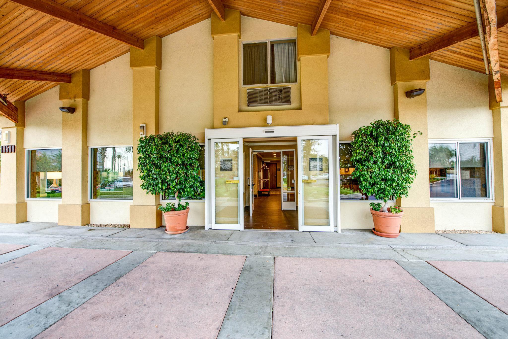 Comfort Inn Fontana Exterior photo